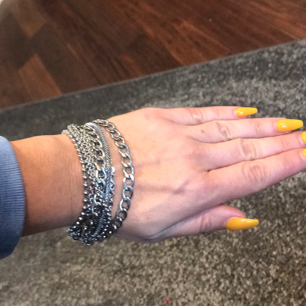 Multiple chain bracelet - Picture 2 of 5